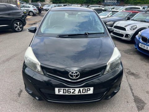 Toyota Yaris 1.33 Dual Vvt-i FD62AOP Black #2