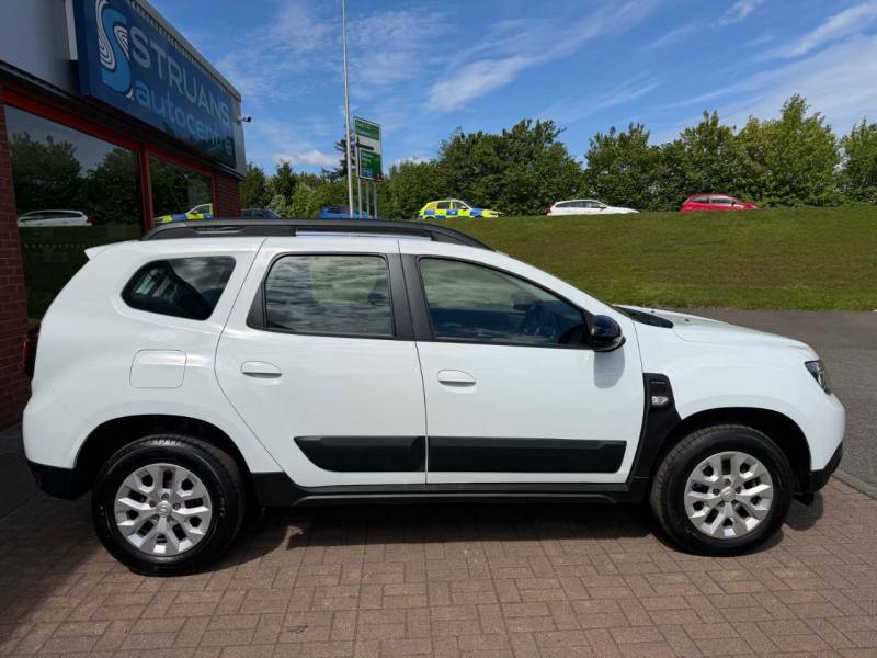 Dacia Duster Comfort 1.5 Blue Dci 4X4 - 2022 22 CU22OZF White #6