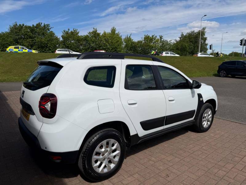 Dacia Duster Comfort 1.5 Blue Dci 4X4 - 2022 22 CU22OZF White #4