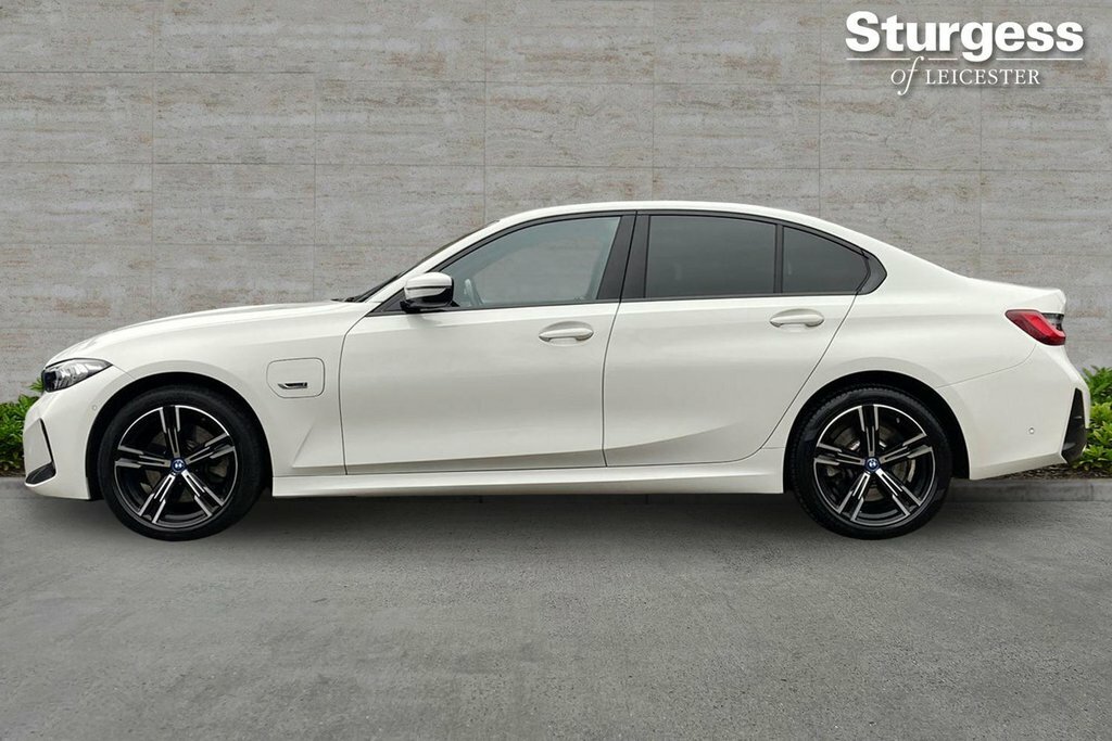 BMW 3 Series 2L M Sport VE72EWJ White #4