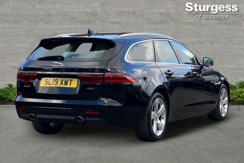 Jaguar XF 2L Portfolio Black #5