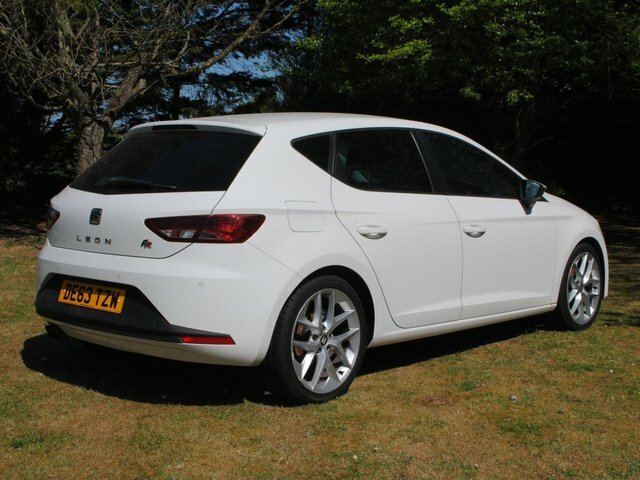 Seat Leon 1.4 Tsi Fr Hatchback DE63TZW White #2