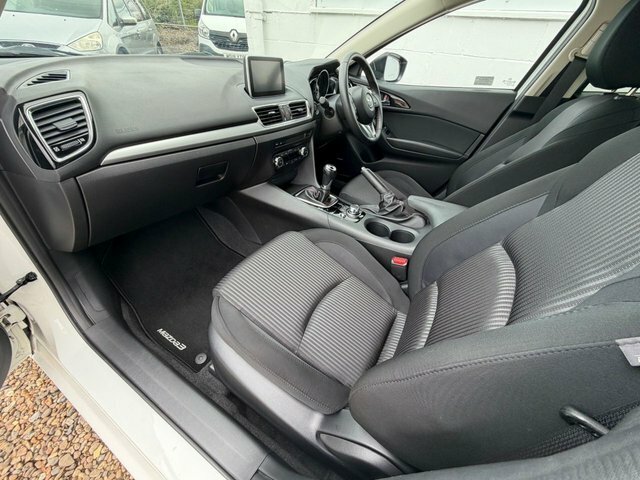 Mazda 3 2.0 Skyactiv-g Sport Nav AO16FVC White #3