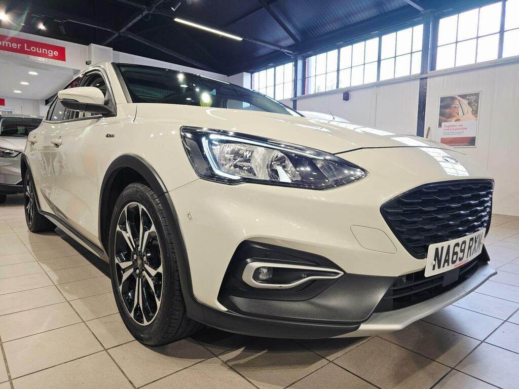 Ford Focus 1.0T Ecoboost Active X Hatchback NA69RXM White #4
