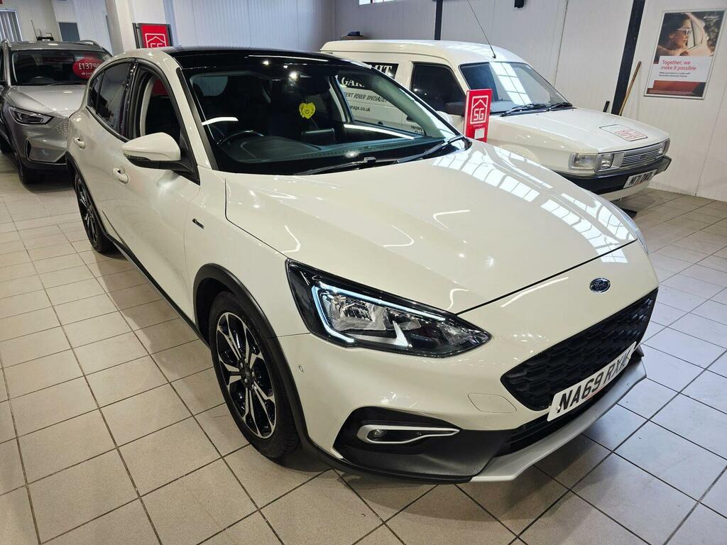 Ford Focus 1.0T Ecoboost Active X Hatchback White