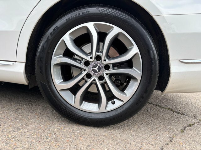 Mercedes-Benz C Class C220 Bluetec Sport G-tronic GL64UBN White #5