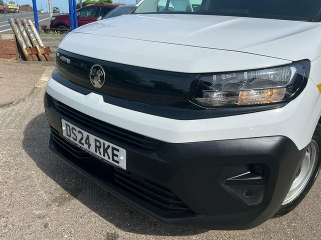 Vauxhall Combo Turbo D 2300 Prime DS24RKE White #4
