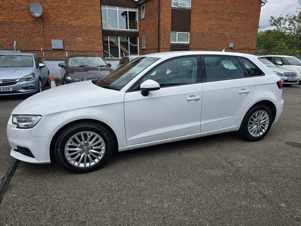 Audi A3 2.0 Tdi Se Technik Sportback Euro 6 Ss WN66HUJ White #4