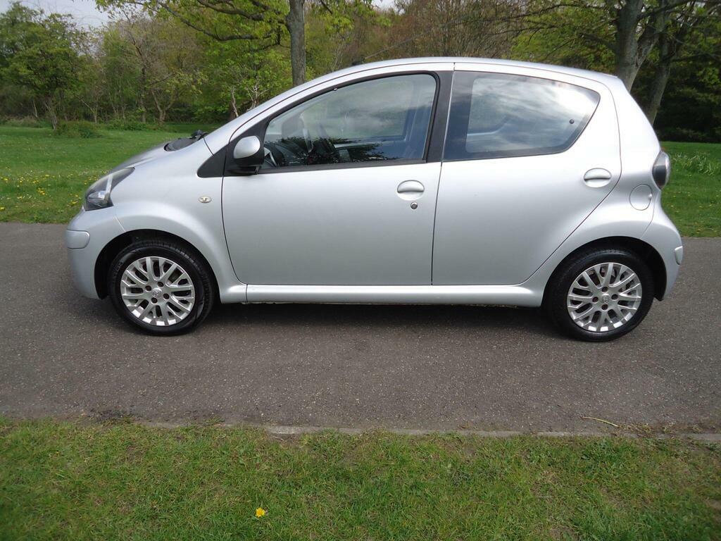 Toyota Aygo 1.0 Vvt-i Platinum Euro 4 NA59XZZ Silver #2
