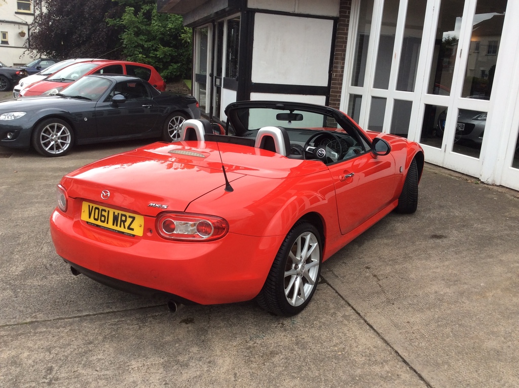 Mazda MX-5 2.0I Sport Tech Coupe VO61WRZ Red #4