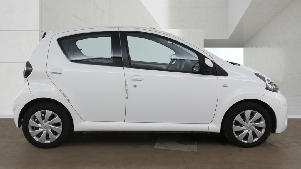 Toyota Aygo Vvt-i Ice White #4