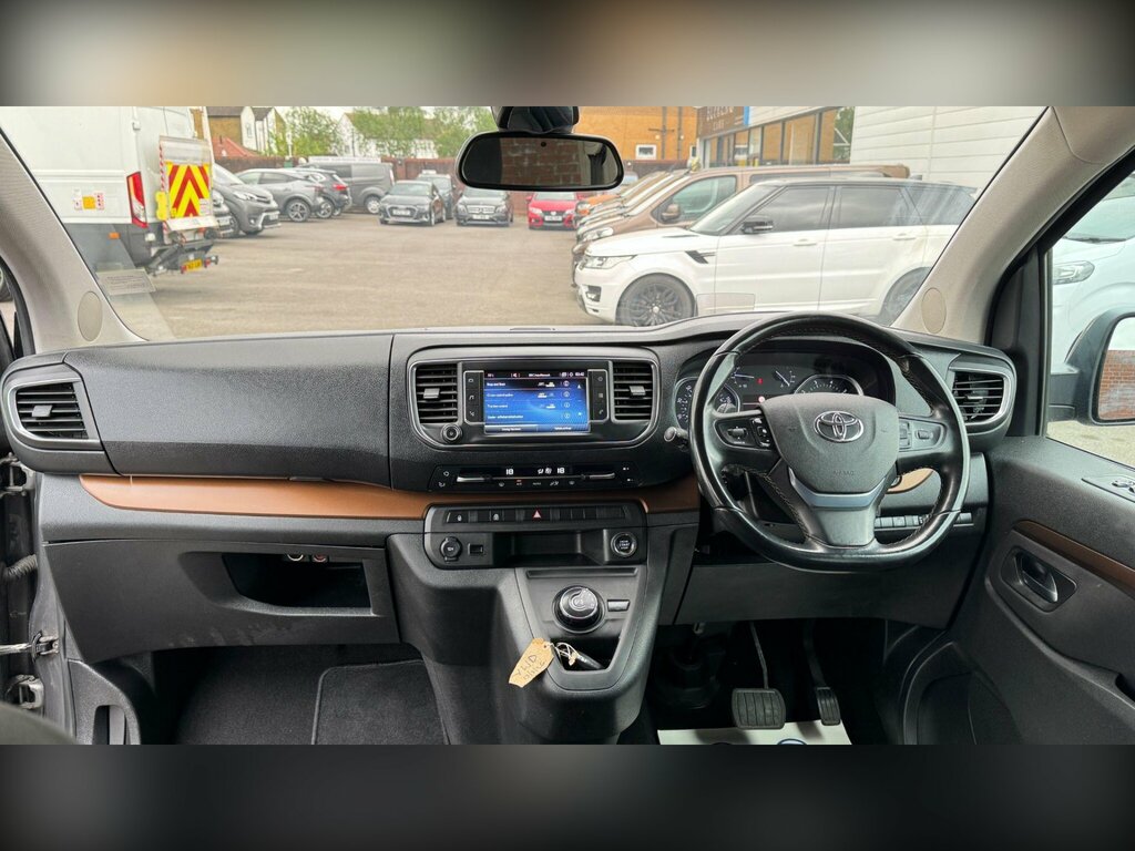 Toyota PROACE 2.0D Family Medium Mpv Mwb Euro 6 Ss Grey #2