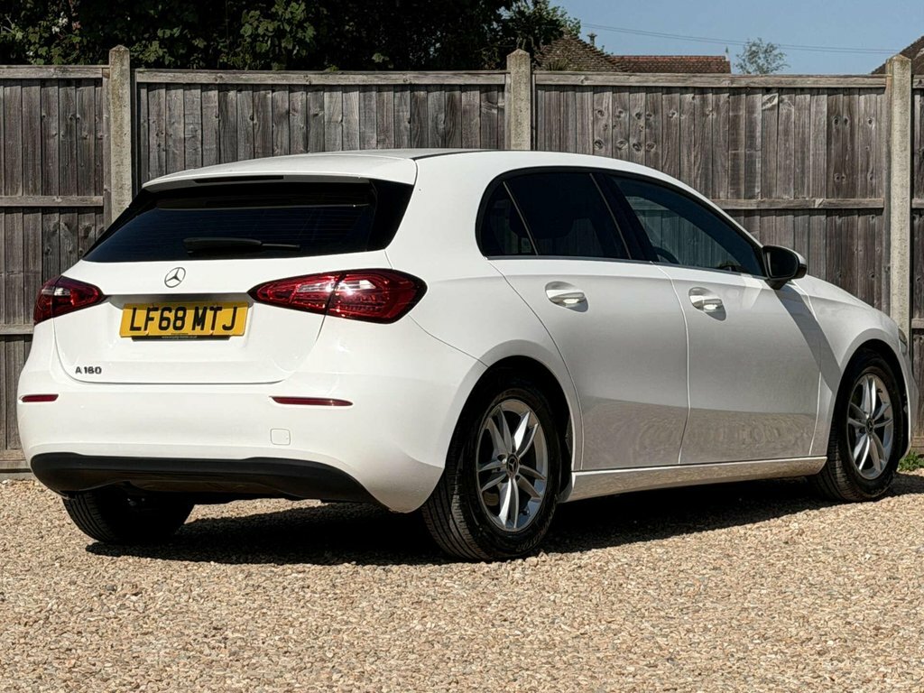 Mercedes-Benz A Class 1.3L Se LF68MTJ White #4