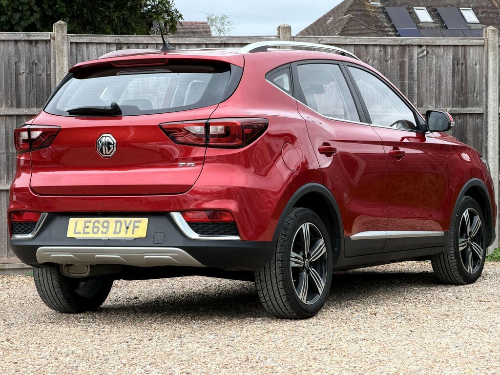 MG ZS 1L Exclusive LE69DYF Red #3