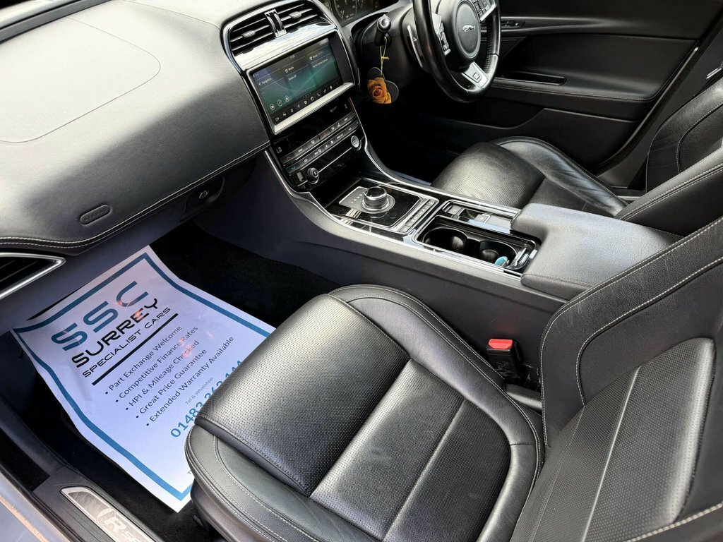 Jaguar XE 2L R-sport FY68BYS Silver #6