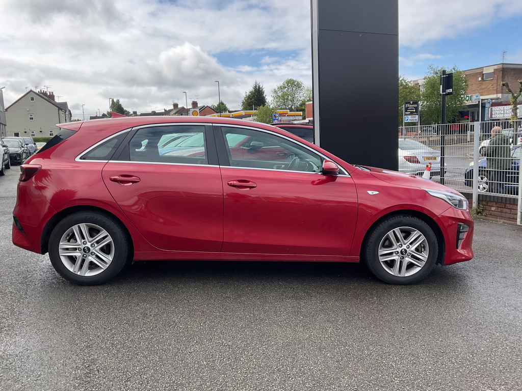 Kia Ceed 1.0 T Gdi Eco 2 Hatchback YE20TNV Red #4
