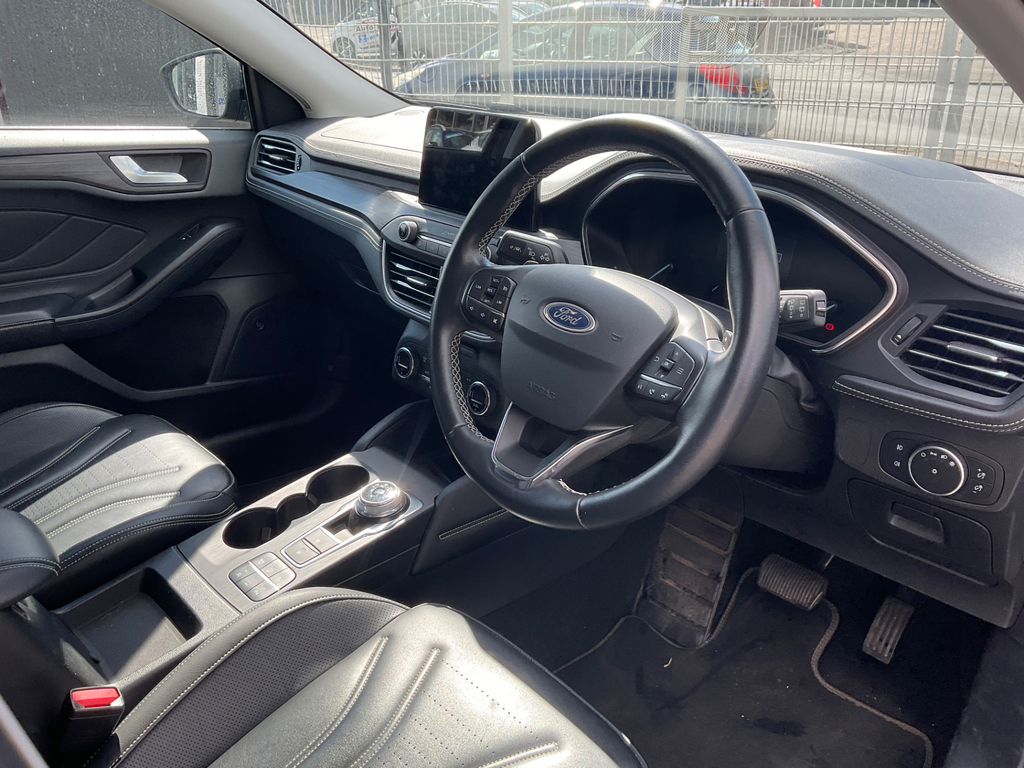 Ford Focus 2.0 Ecoblue Vignale Hatchback  #2