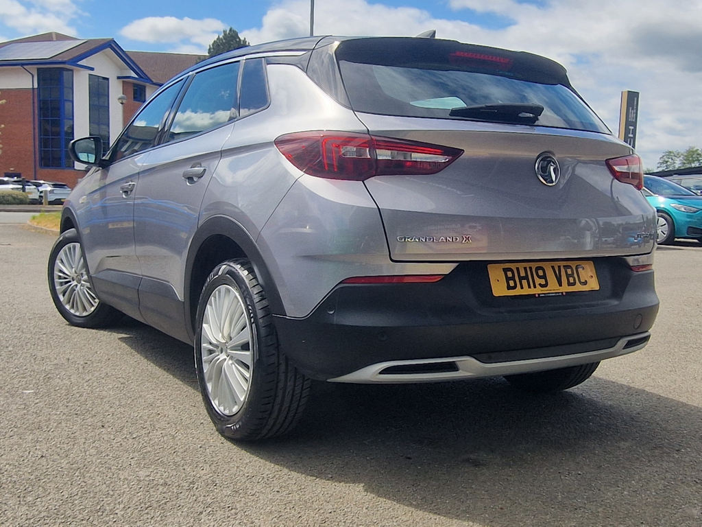 Vauxhall Grandland X 1.5 Turbo D Blueinjection Sport Nav Suv #3