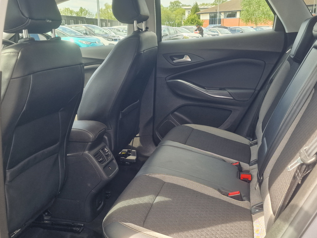 Vauxhall Grandland X 1.5 Turbo D Blueinjection Sport Nav Suv #6