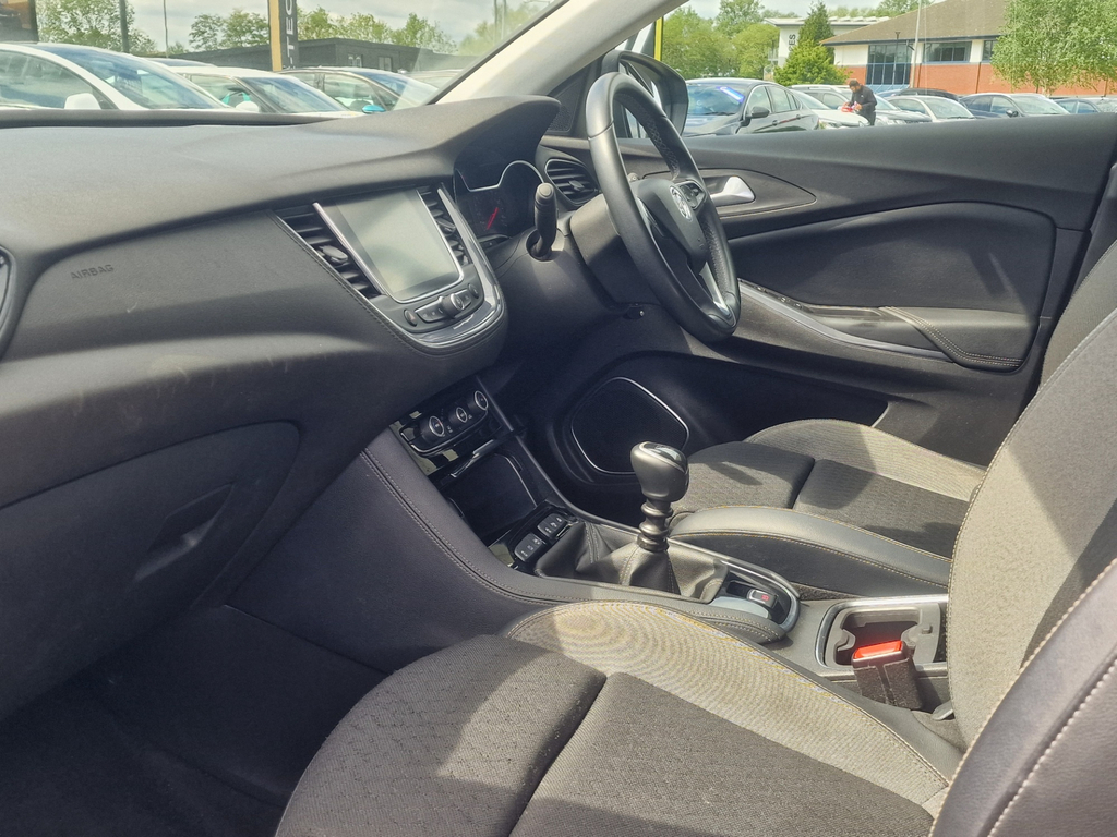 Vauxhall Grandland X 1.5 Turbo D Blueinjection Sport Nav Suv #5