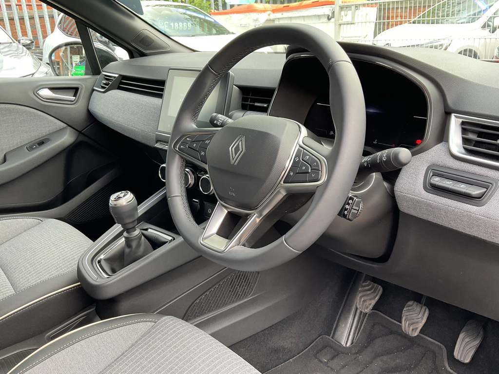 Renault Clio 1.0 Tce Techno Hatchback BD74JCY #2