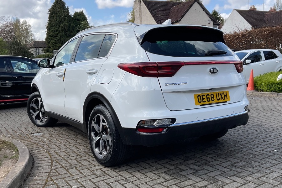 Kia Sportage 1.6 Crdi 2 Suv OE68UXH #3