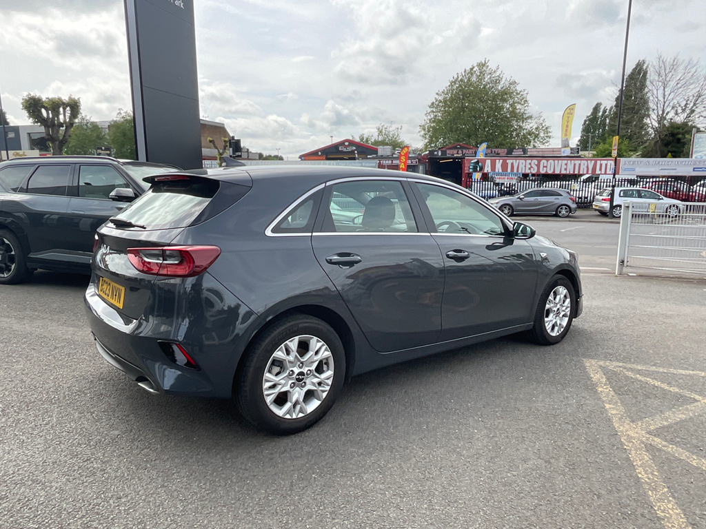 Kia Ceed 1.5 T Gdi 2 Hatchback BC23NYN #5