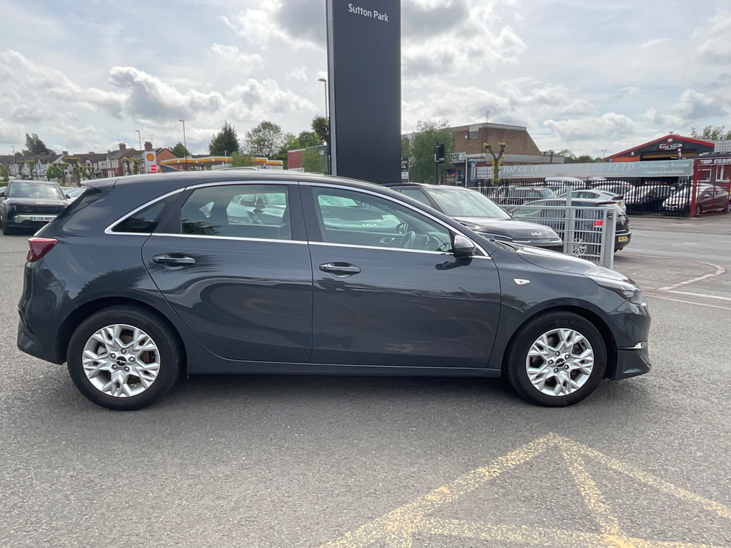 Kia Ceed 1.5 T Gdi 2 Hatchback BC23NYN #4