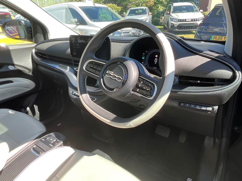 Fiat 500E 42Kwh La Prima Hatchback  #2
