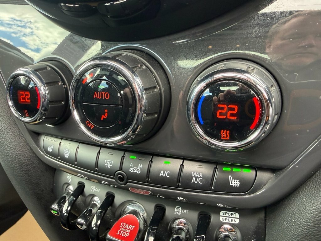 Mini Countryman 1.5L Cooper Classic LV23EVM White #3