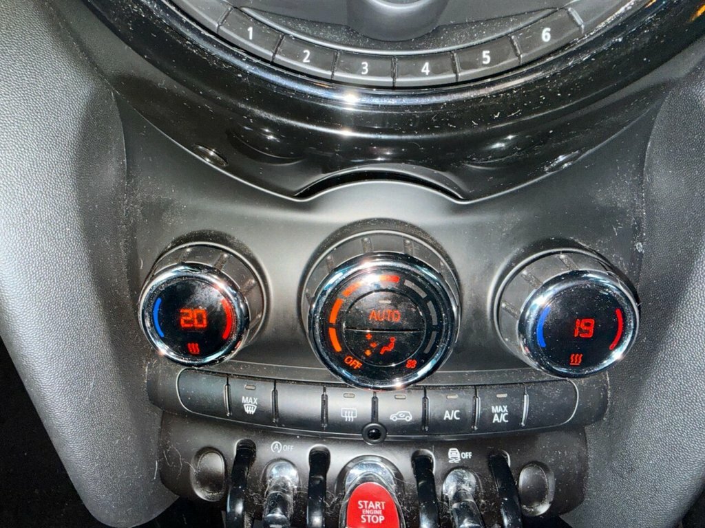 Mini Hatch 1.5L One YK68KDV Black #5