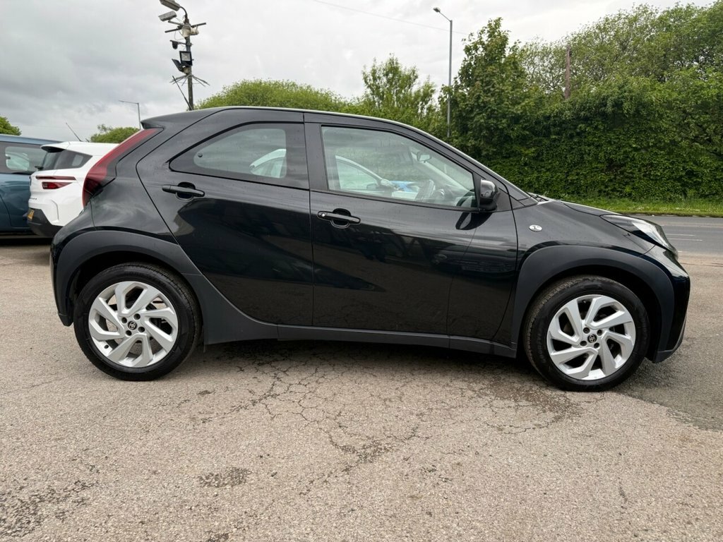 Toyota Aygo X 1L Pure PK72EHJ Black #6