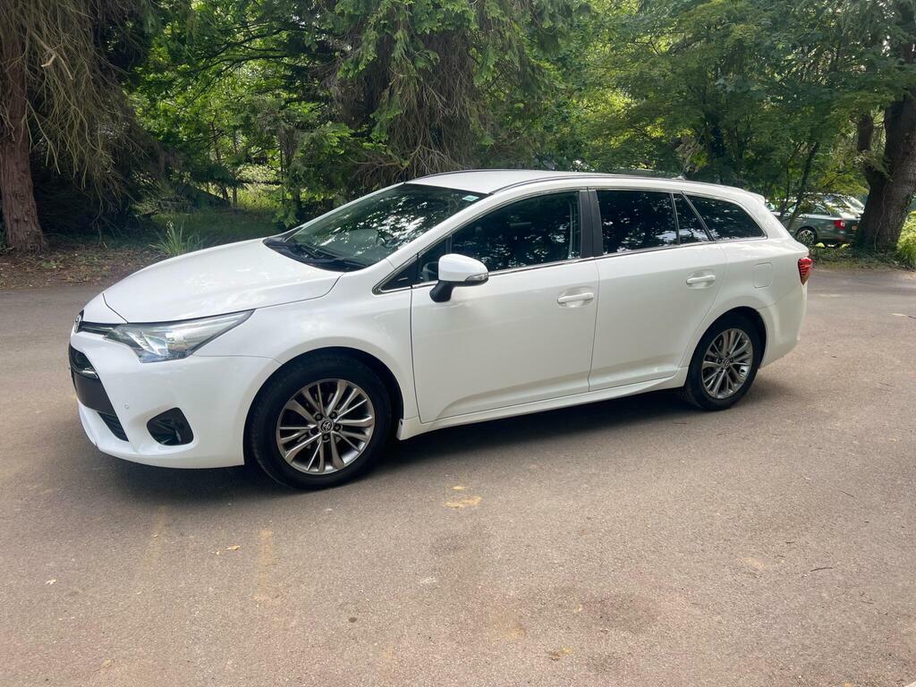 Toyota Avensis 1.8 V-matic Business Edition Touring Sports Cvt Eu White #2