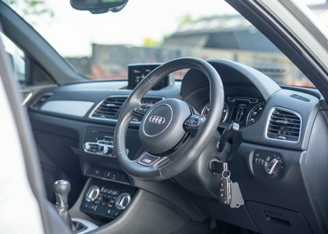 Audi Q3 1.4 Q3 S EN64HYB White #3