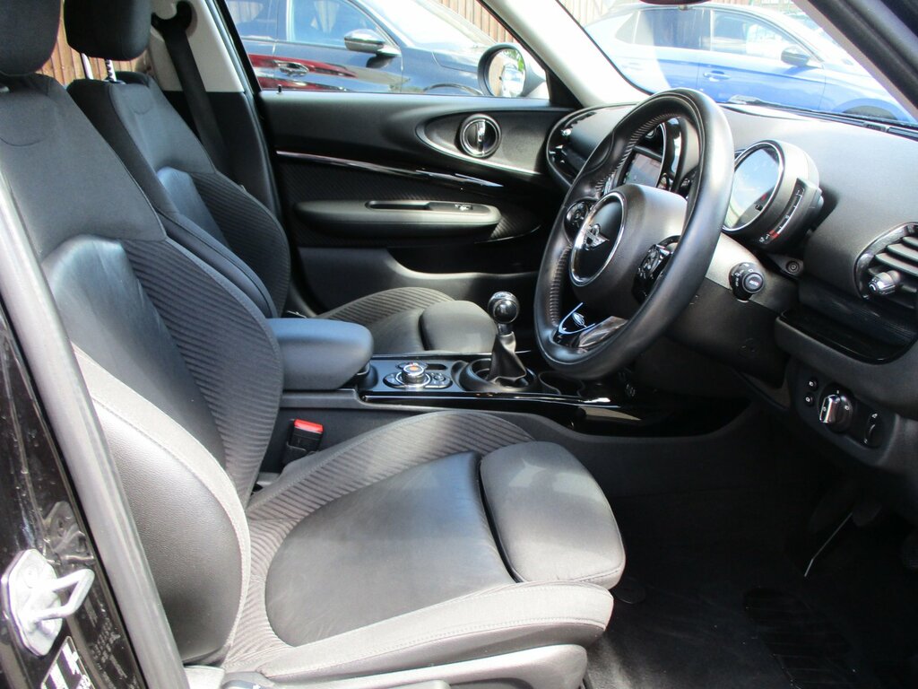 Mini Clubman 1.5 Cooper Estate 6Dr Euro 6 Ss YL67OJE Black #2