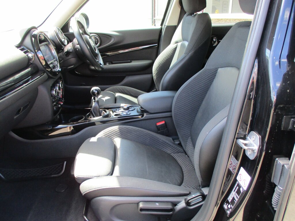 Mini Clubman 1.5 Cooper Estate 6Dr Euro 6 Ss YL67OJE Black #4