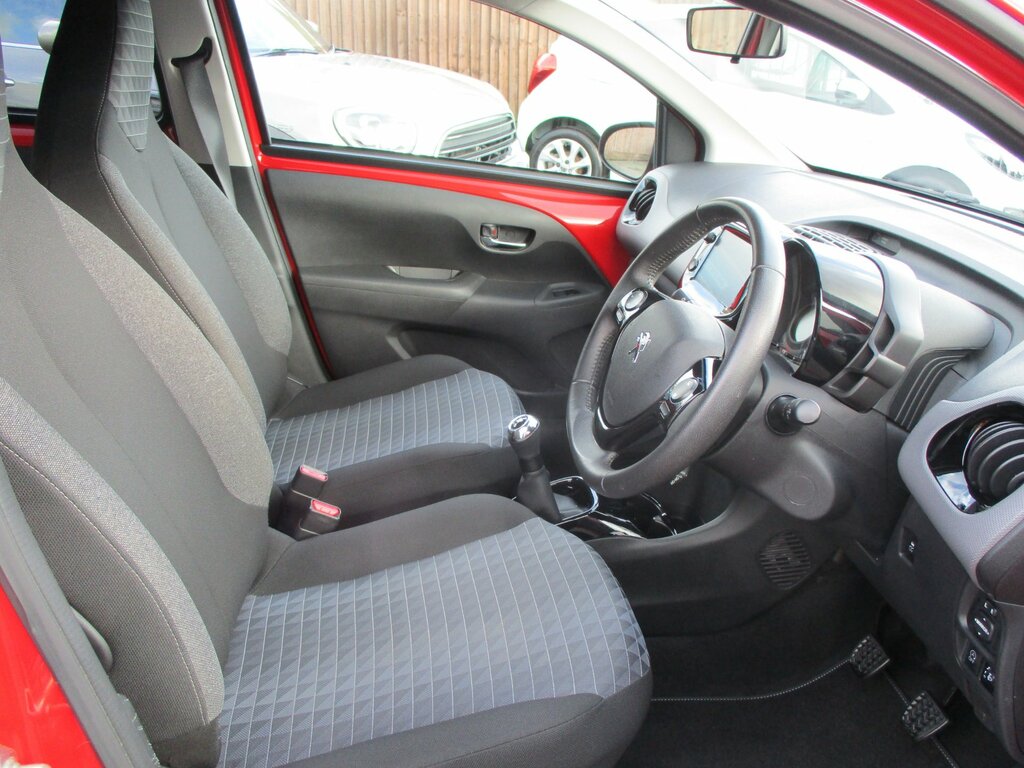 Peugeot 108 Allure 5-Door OE21TBV Red #2