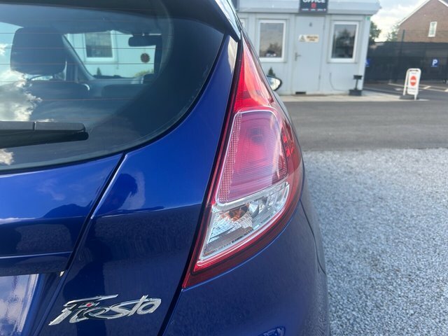 Ford Fiesta 1.0T Ecoboost Zetec Hatchback YD66FWS Blue #4
