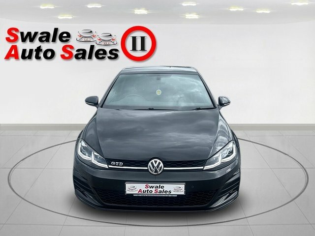 Volkswagen Golf 2.0 Tdi Bluemotion Tech ML17XOT Black #2
