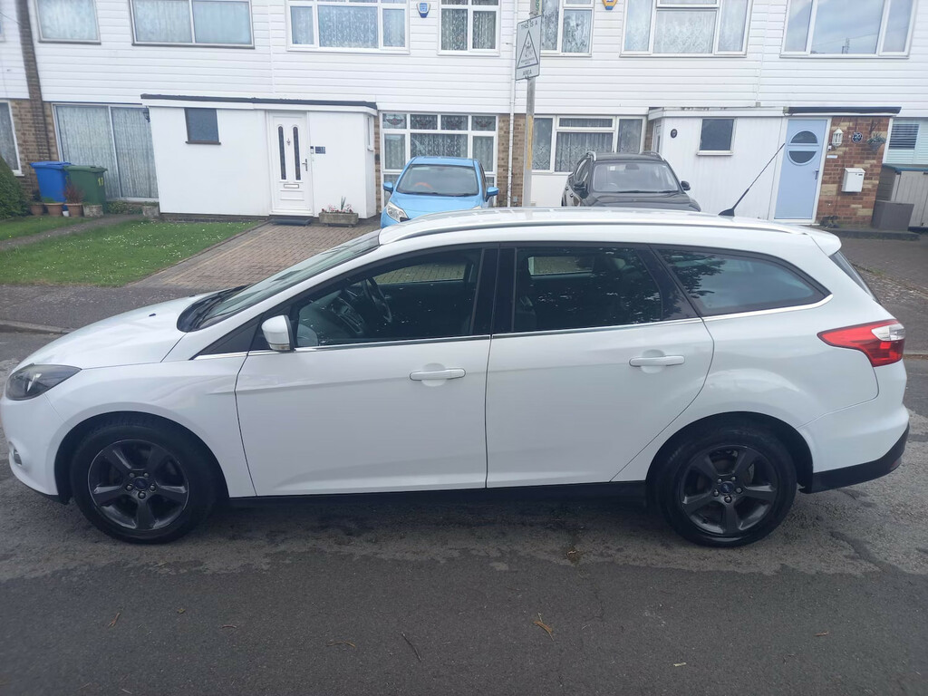 Ford Focus 1.6 Tdci Zetec Navigator Estate LG14GFZ White #4
