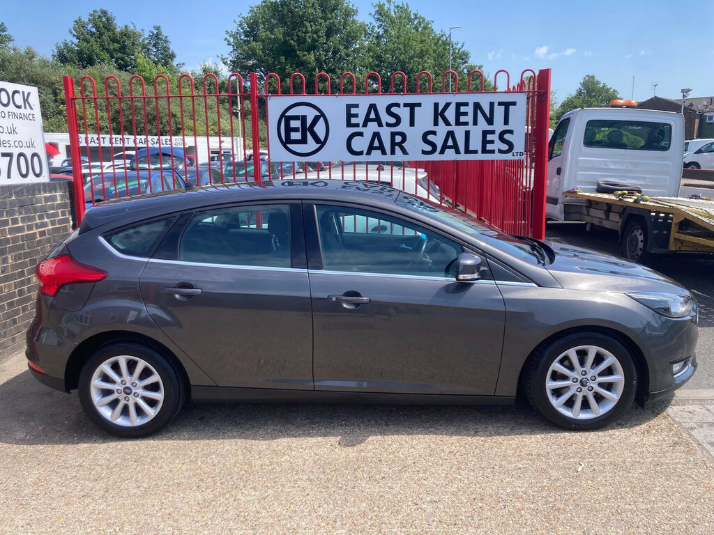 Ford Focus 1.5 Tdci Titanium Hatchback Euro NA16VPK Grey #5