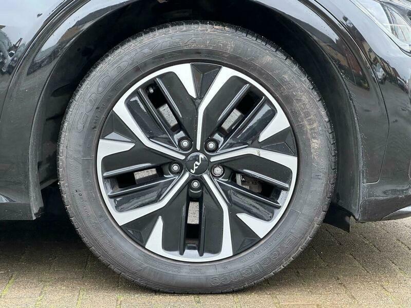 Kia Estate Black #16