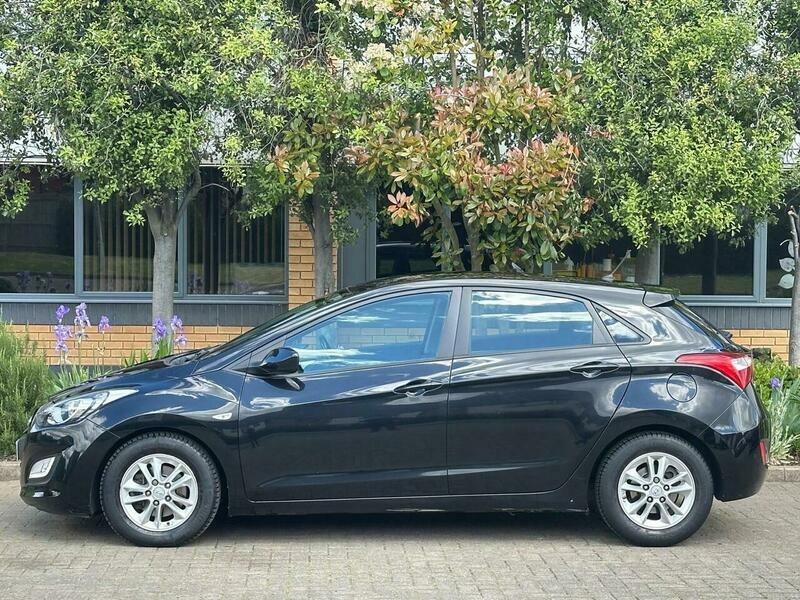 Hyundai I30 1.6 Crdi Blue Drive Black #2