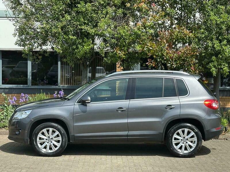 Volkswagen Tiguan 2.0 Tdi Match 4Wd Grey #2