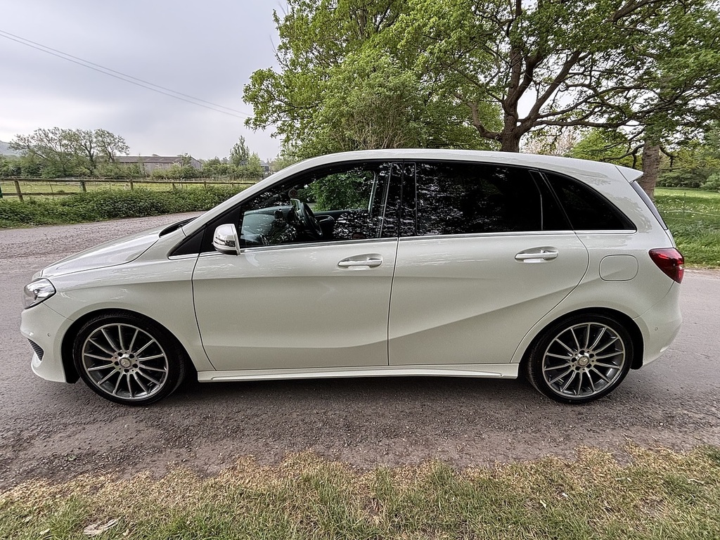 Mercedes-Benz B Class B180 Amg Line U556507 WX17NNM White #4