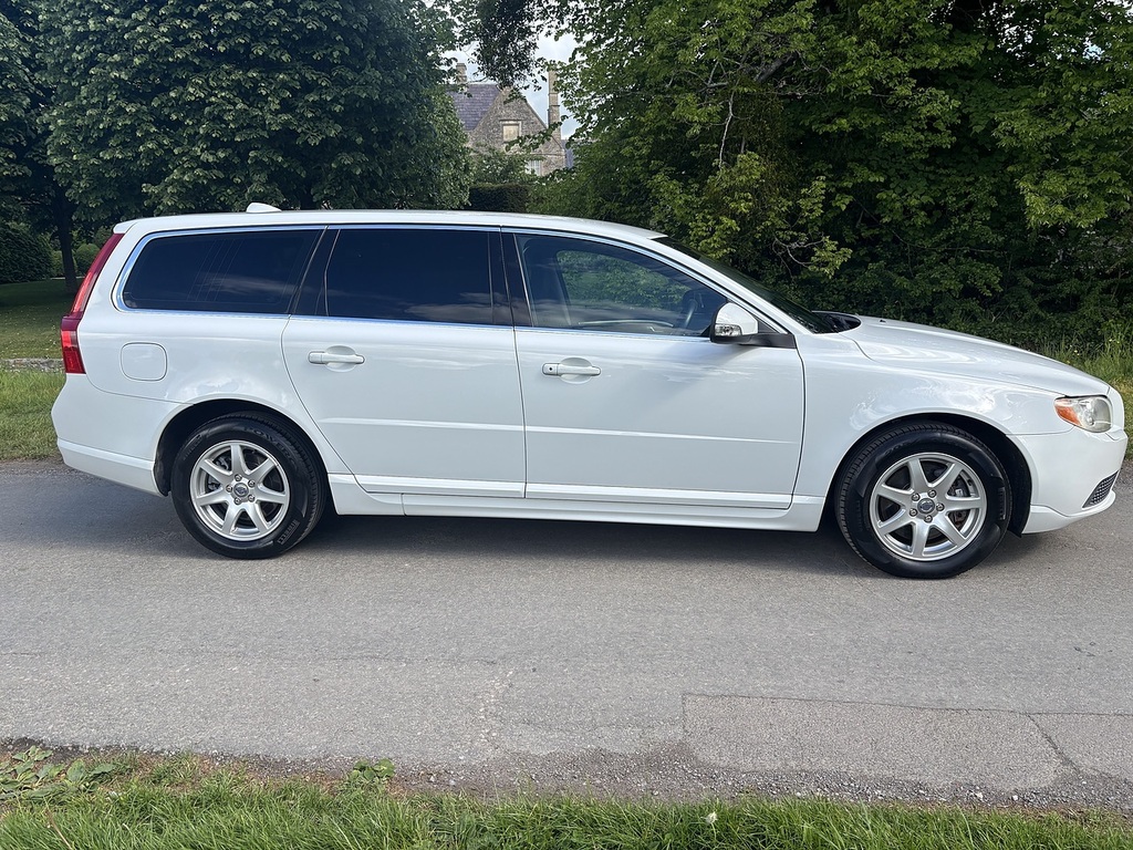 Volvo V70 Se U556562 White #5