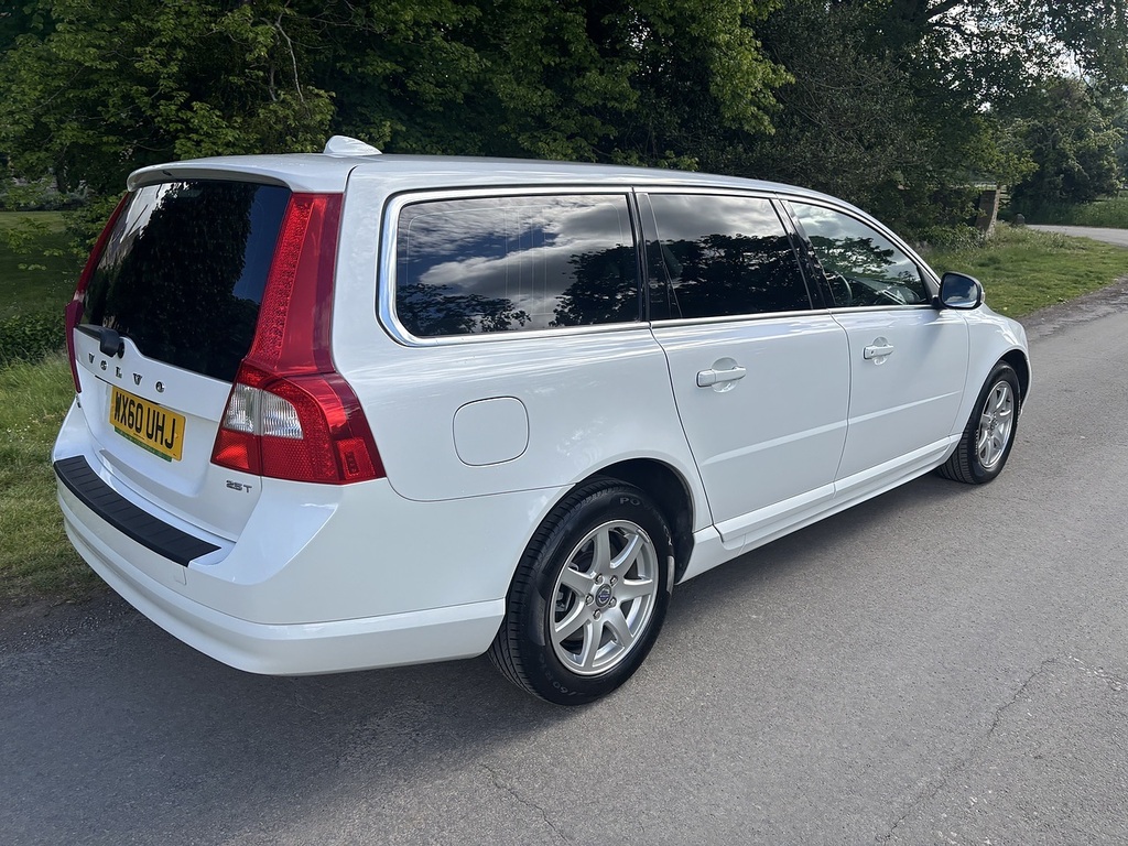 Volvo V70 Se U556562 White #6