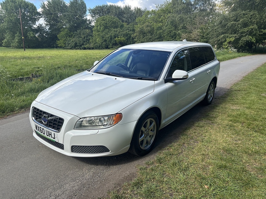Volvo V70 Se U556562 White #3