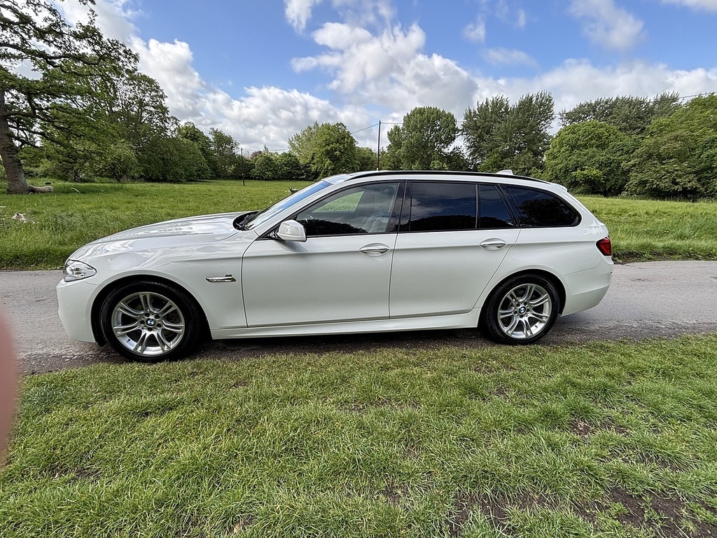 BMW 5 Series 520I M Sport Touring U101091 WM61LJJ White #4