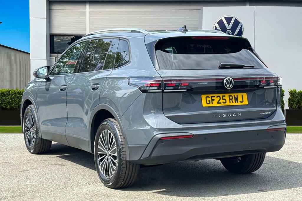 Volkswagen Tiguan 1.5 Tsi Ehybrid 204Ps Match Dsg Rear View Cam GF25RWJ Grey #2